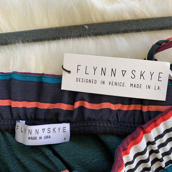 NYT Flynn Skye Kim Crop Small - Picture 4 of 4